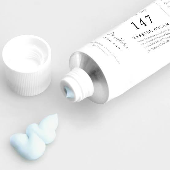 کرم 147 دکتر آلترا مرطوب کننده قوی پوست خشک و کم آب